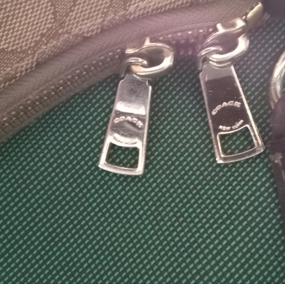 Coach purse. Shoulder bag - Picture 2 of 5